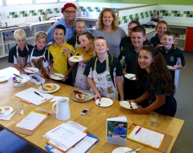 &Quot;Give Me Fives&Quot; In The Kitchen - Masterchef! 39 &Quot;Give Me Fives&Quot; In The Kitchen - Masterchef! 7