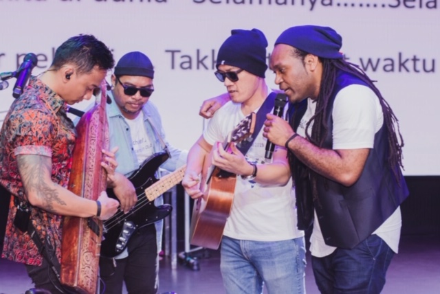 Indonesian Singing Sensation Inspires Our Language Learners 7